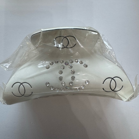 N/A Accessories - Elegant White Hair Clip with Rhinestones